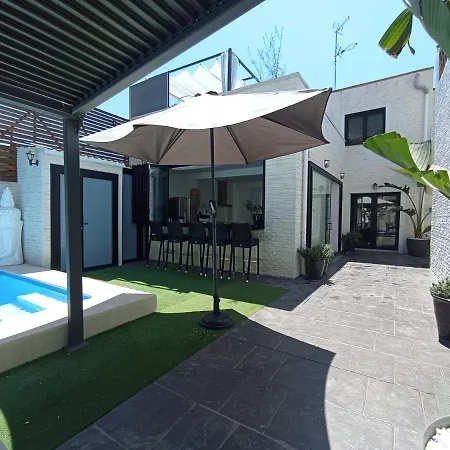 וילה Edard's Great House